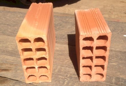 TIJOLOS, AREIA, PEDRA E AREOLA 